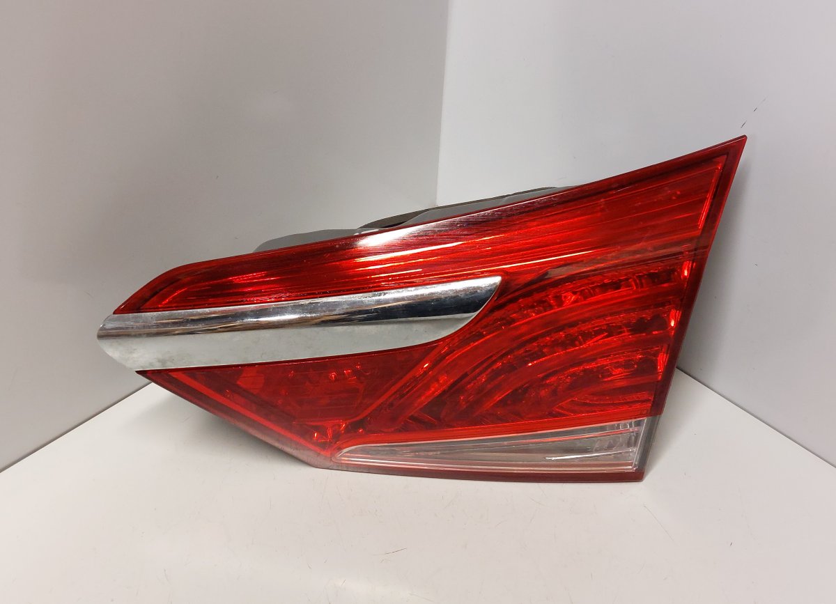 Hyundai i40 Inner tail light, right 92404-3Z001 Inner tail light, right HYUNDAI i40...
