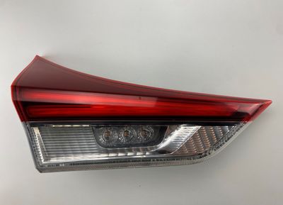 8159102490 Feu arrière intérieur gauche TOYOTA AURIS (E18) 2012-2018