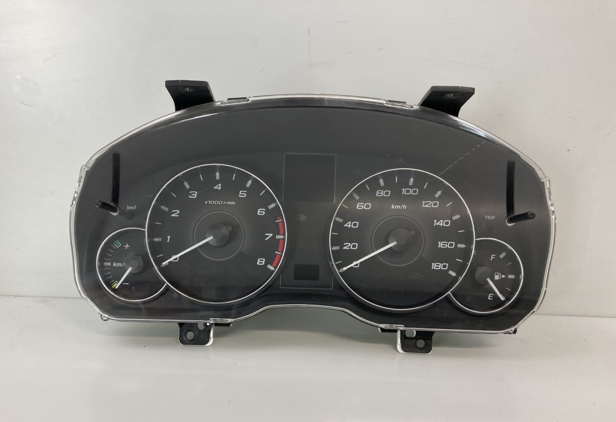 Subaru Legacy prietaisai