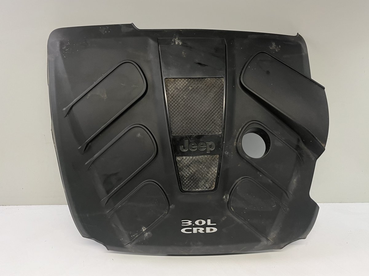 Jeep Grand Cherokee (WK) Moottori muovikansi 04627157BAB Engine Cover JEEP GRAND CHEROKEE IV...