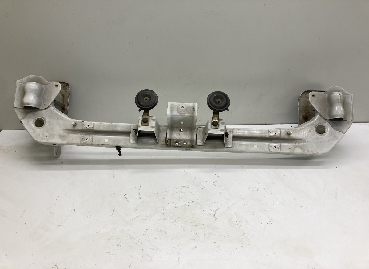 Mitsubishi Outlander etupuskurin palkki 6400A781 6400A480 8211A001 Front Bumper Beam MI...
