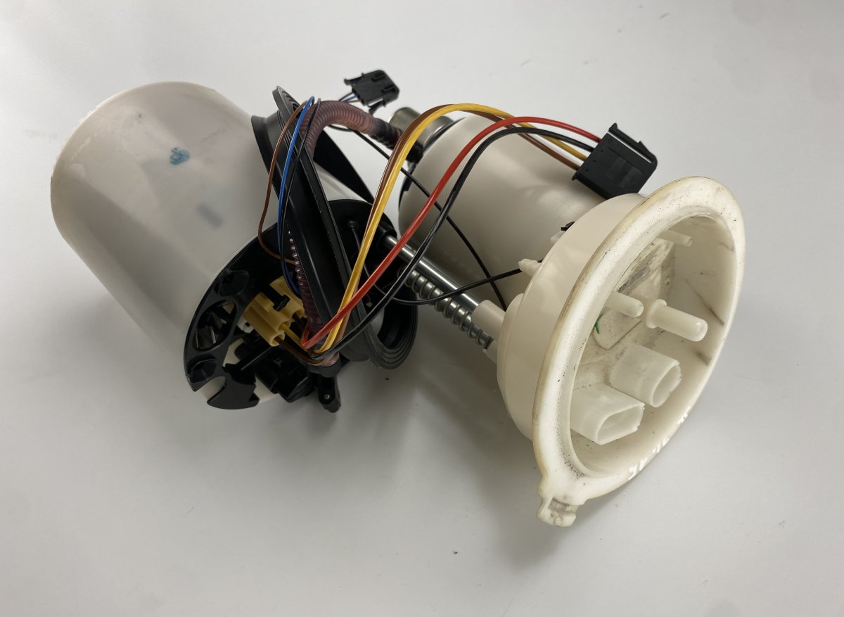 Audi A6 (C7) Fuel delivery pump 4G0919051 A2C53364599 Fuel delivery pump AUDI A...