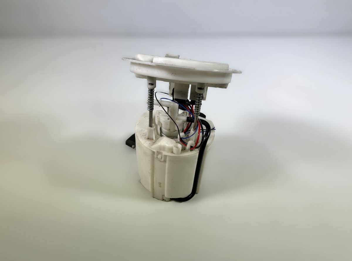 Mercedes-Benz A (W169) Fuel delivery pump A2044700294 Fuel delivery pump MERCEDES-BENZ E-...