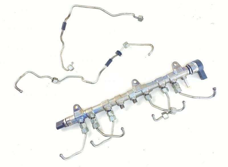 0445216051 0281006394 Fuel Distributor / fuel rail BMW 5 (G30, G31) (2016-2024)