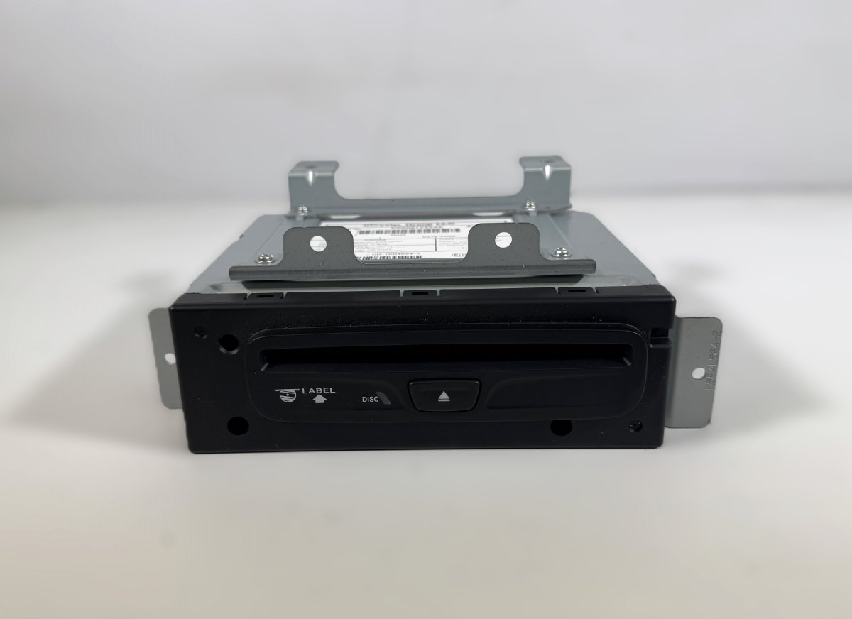 Jeep Grand Cherokee (WK) Cd changer P05091245AE 05091245AE CD  Changer JEEP GRAND C...