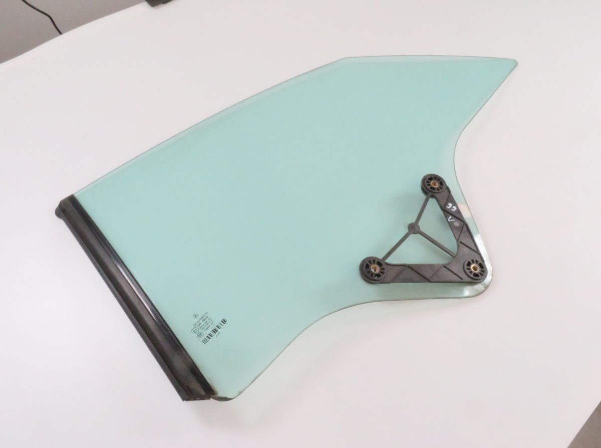 Mercedes-Benz C (W204) Chassis Side Window glass Rear Left A2076700110 A2076701500 Chassis Side Window gla...