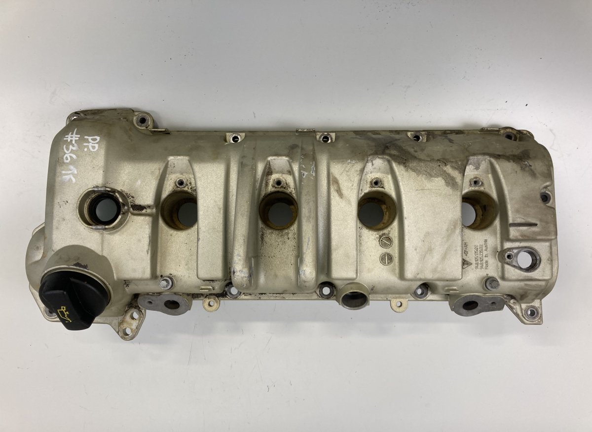Porsche Cayenne Cylinder head valve cover