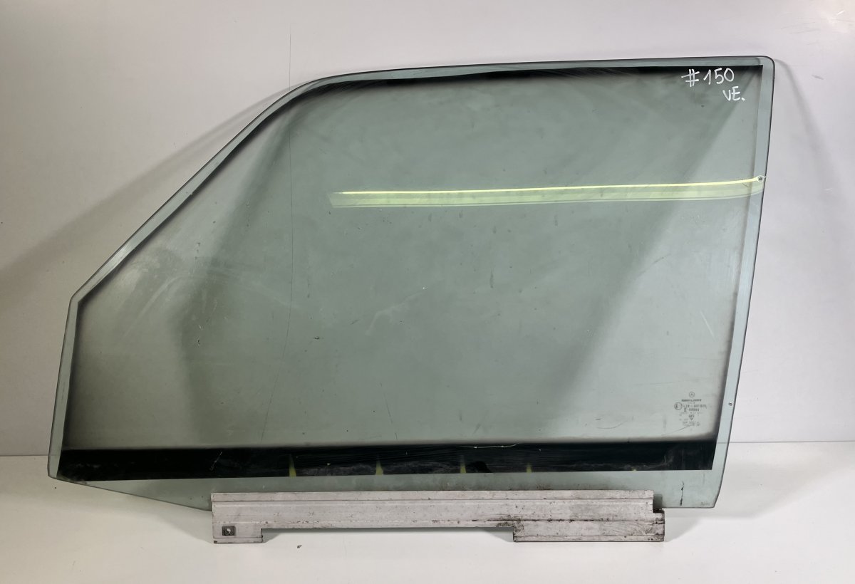 Mercedes-Benz 200 - 300 (W123) Door window glass front left A1267202118 Door window glass front left MERCED...