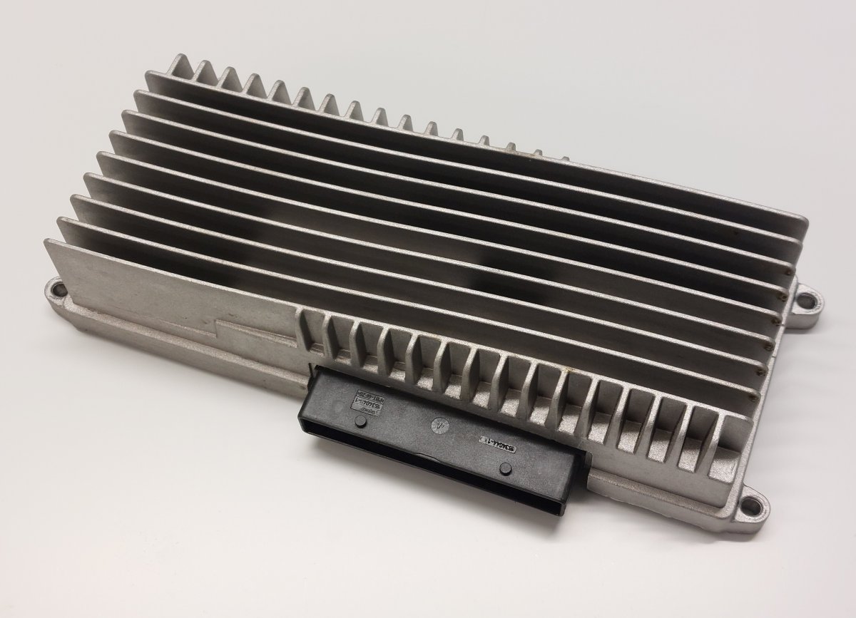 Audi Q5 (8R) Audio amplifier 8R0035223 Audio amplifier AUDI Q5 (8R) (2008-20...