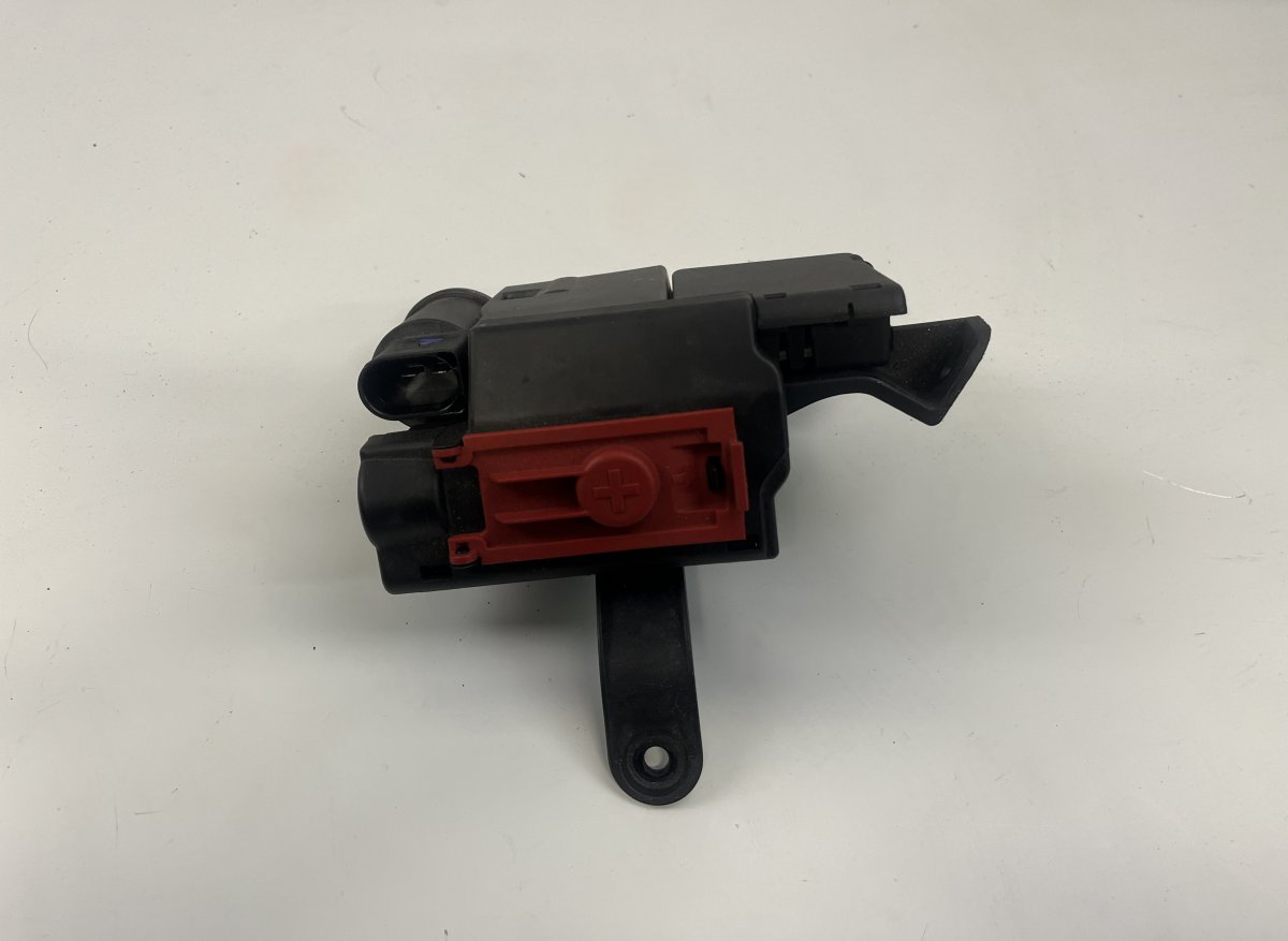Audi A4 (B8) Battery / parts, other 8W0941823F 8W0941824AS Battery / parts, other A...