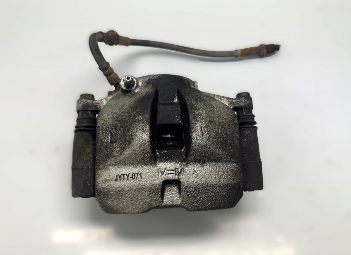 Toyota Hiace (H200) Brake caliper Front left 4775026132 Brake caliper Front  left TOYOTA HIA...