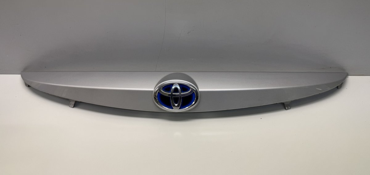 Toyota Auris Bootlid / tailgate moulding 7681102790 Bootlid / tailgate moulding TOYOTA A...