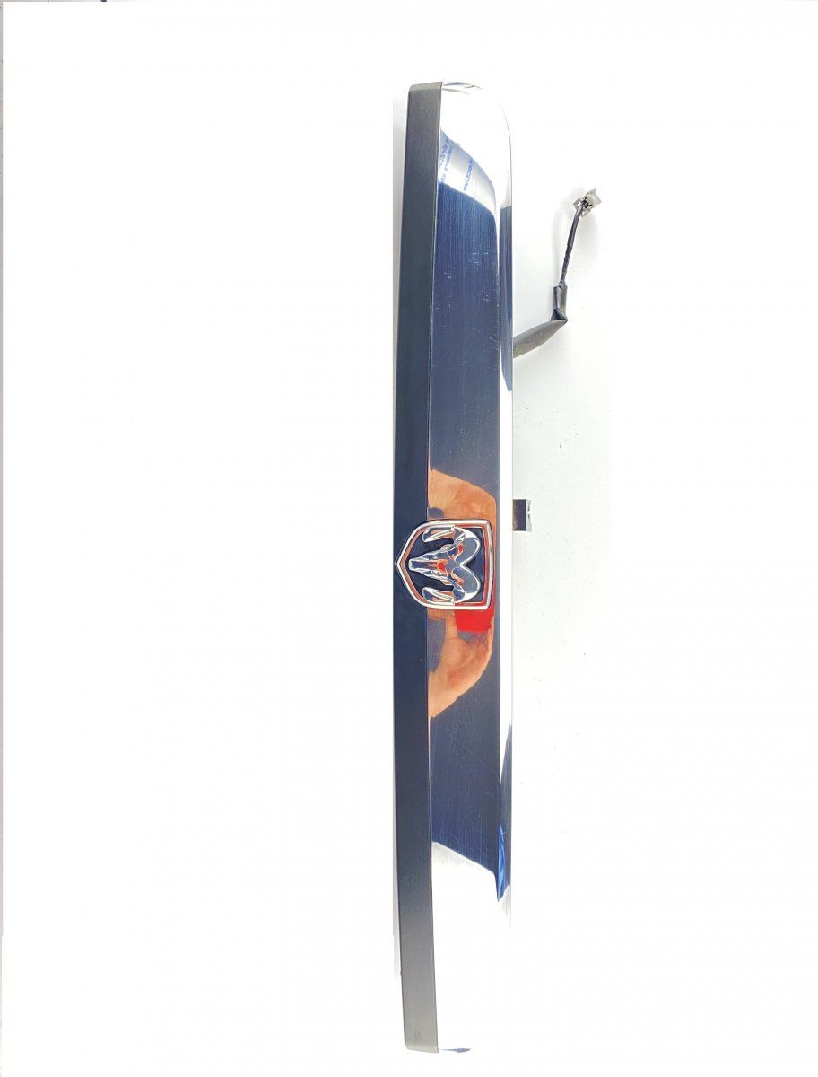 Bootlid / tailgate moulding DODGE CARAVAN V (2007-2020)