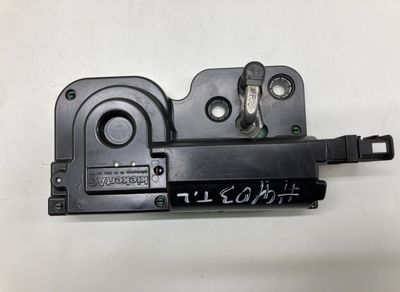 7L0827511E Bootlid / tailgate lock PORSCHE CAYENNE I (2002-2010)