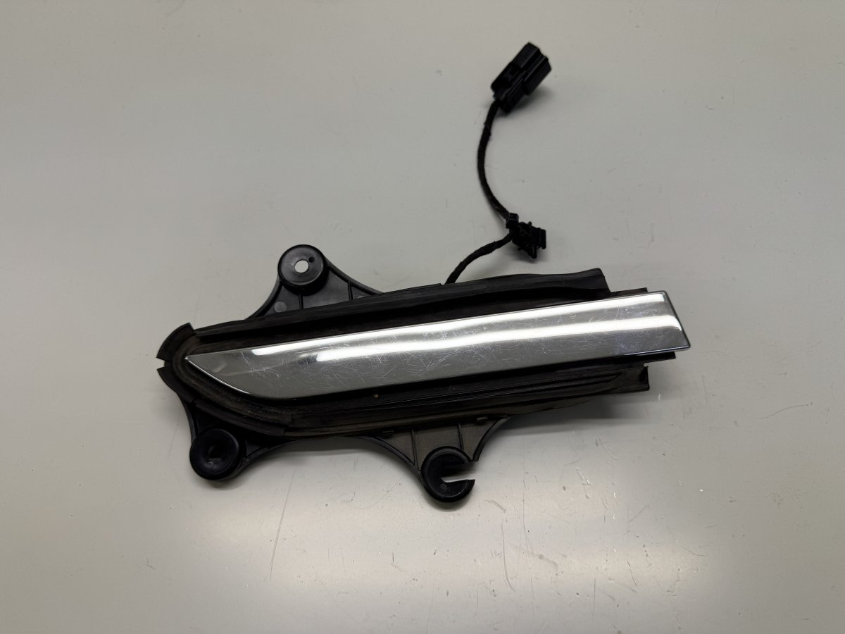 Tesla Model X Door Handle Exterior Front Right 103541900E Door Handle Exterior Front Right TES...