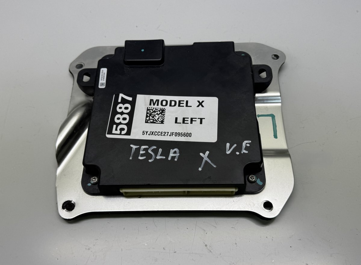 Tesla Model X Door control unit front left 103722200E Door control unit front left TESLA M...