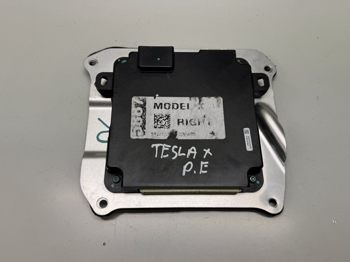 105018300E Door control unit front right TESLA MODEL X (5YJX) (2013-)