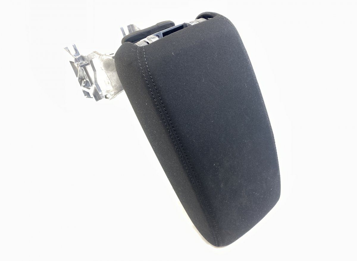 83A864283 83A864207 Armrest cover front AUDI Q3 (F3B, F3N) (2018-)