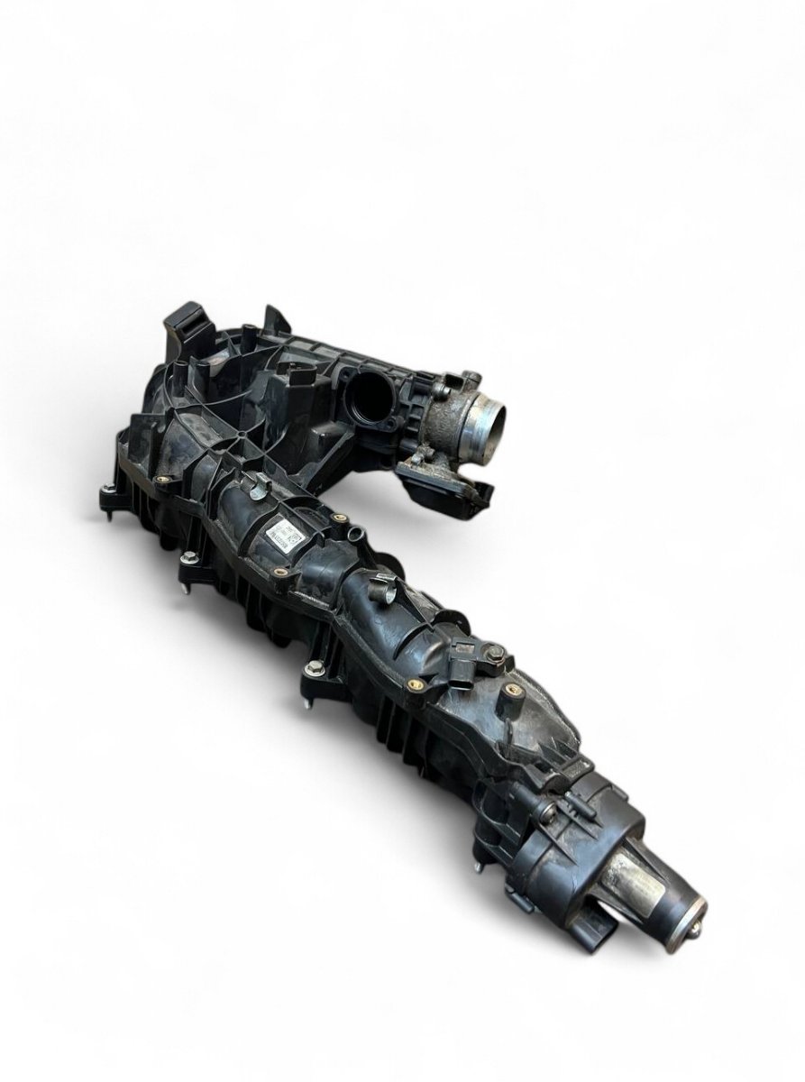 BMW 7 (F01 / F02 / F03 / F04) sisselaskekollektor 8507233 11618511363 8511363 Intake Manifold BMW...
