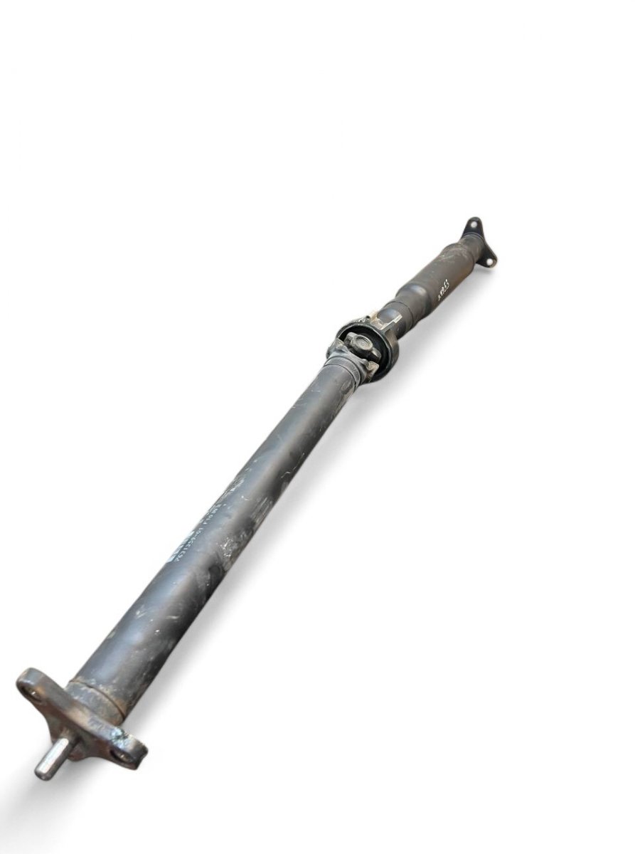 BMW 5 (F10 / F11) Propeller Shaft Complete 7631359 26108674202 8674202 Propeller Shaft Com...