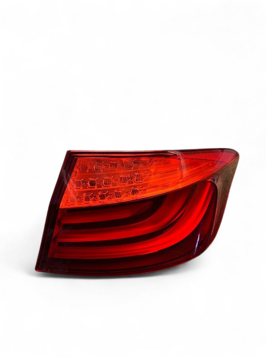 BMW 5 (F10 / F11) Tail light, right 173462 63217203230 7203230 Tail light, right BM...