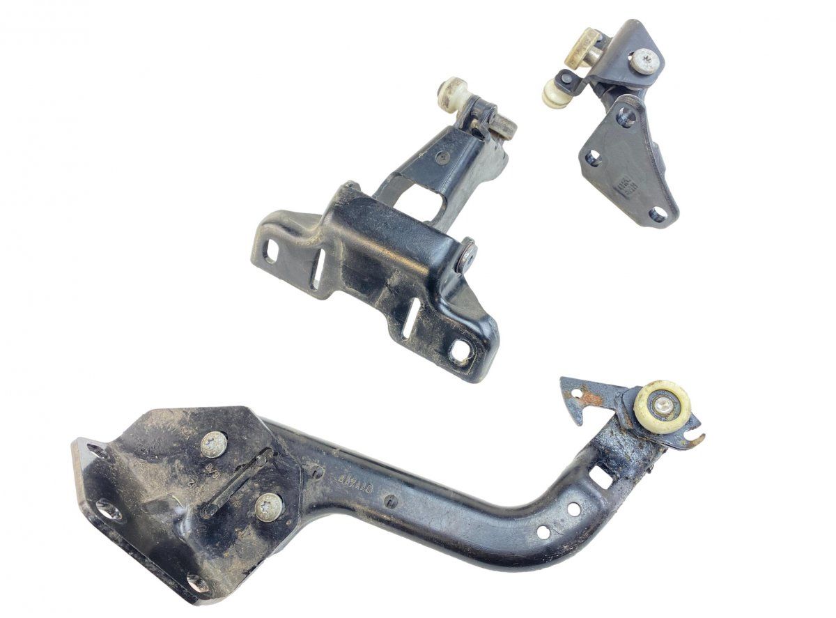 A9107605000 A9107630100 A9107605700 Sliding door roller upper right MERCEDES-BENZ SPRINTER (907, 910) (2018-)