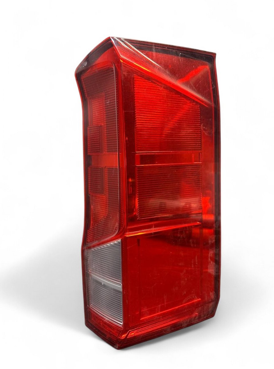Volkswagen Crafter Tail light, right 7C0945096J Tail light, right VW CRAFTER II (SY)...