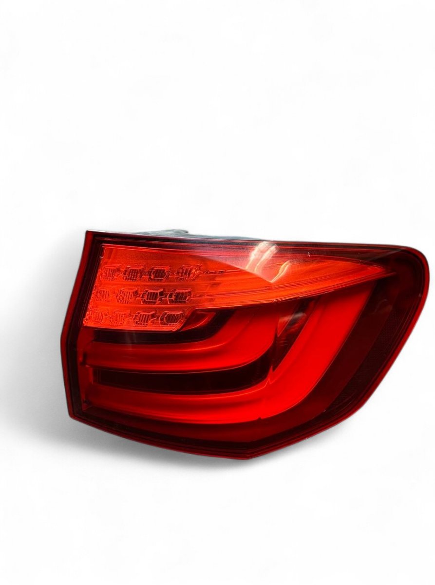 BMW 5 (F10 / F11) Tail light, right 63217203234 7203234 Tail light, right BMW 5 (F1...