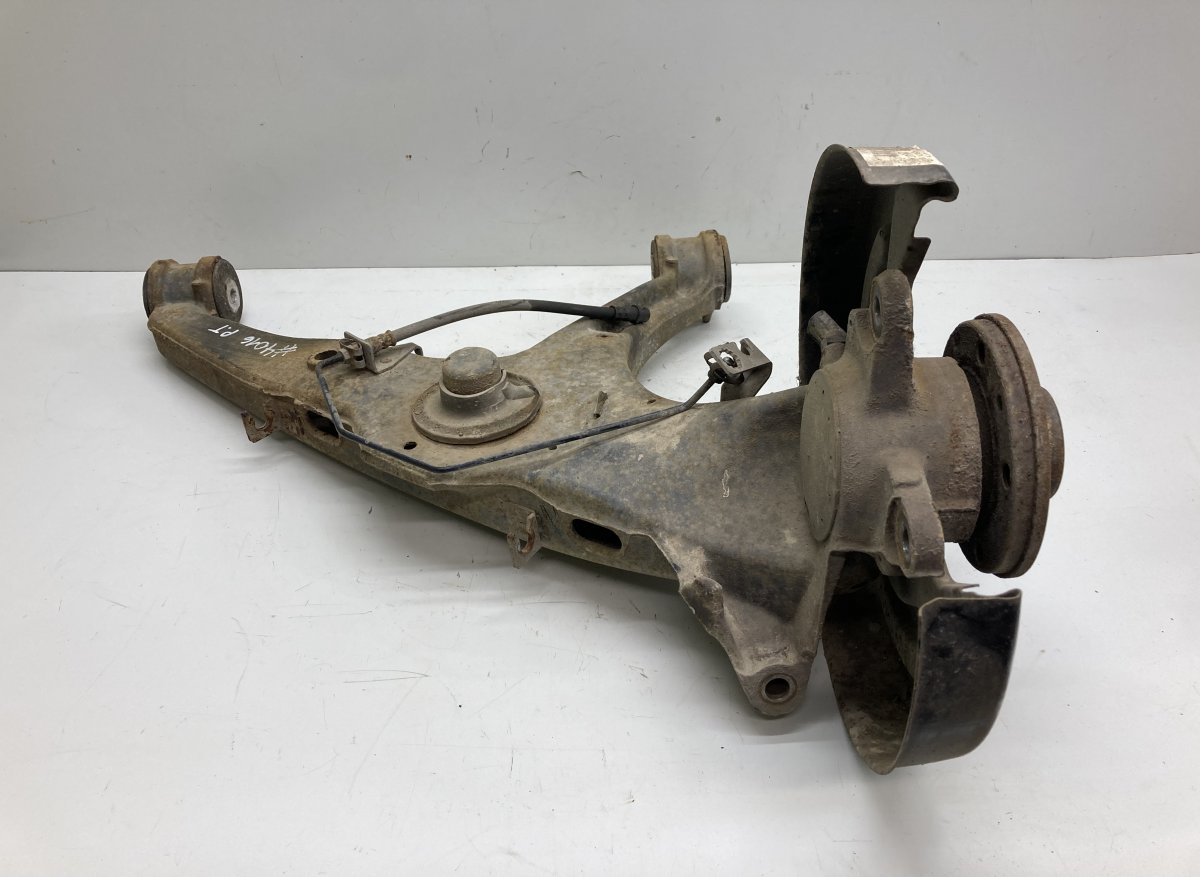 Volkswagen Transporter (T6, Caravelle, Multivan) Wheel bearing housing rear right 7E0501414A Wheel bearing housing rear right VW ...