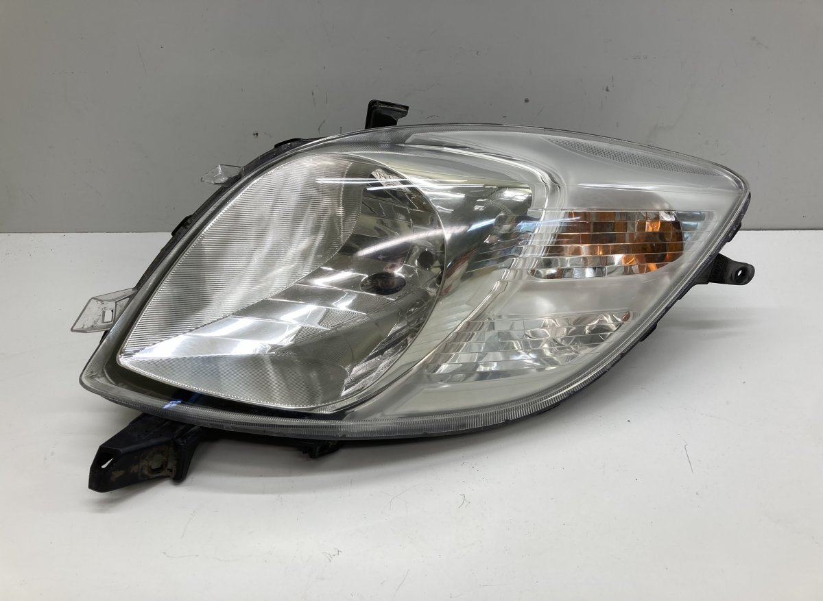 Toyota Yaris ajovalo (vasen) 811100D120 Headlight left TOYOTA YARIS II (XP90...