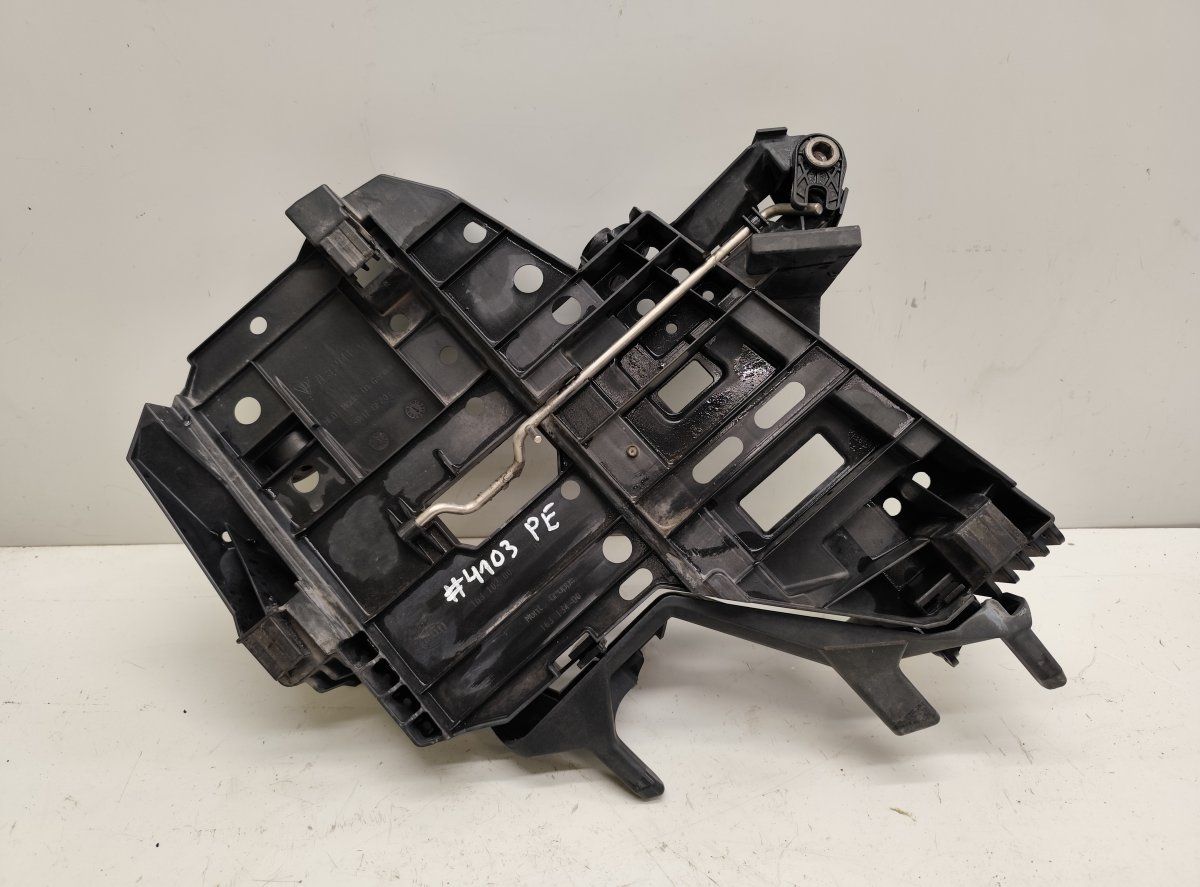 7L5941046 Headlight Mounting Right PORSCHE CAYENNE I (2002-2010)