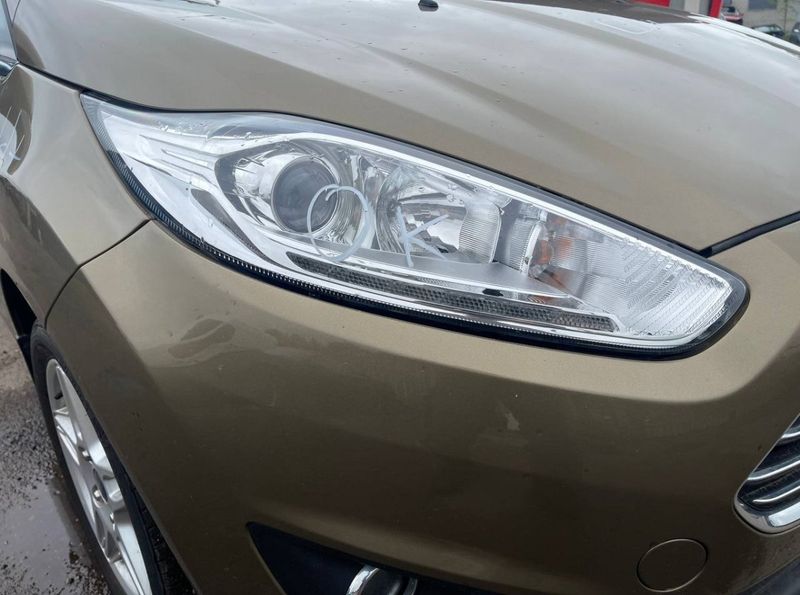 Headlight right FORD FIESTA VI (2008-2017)