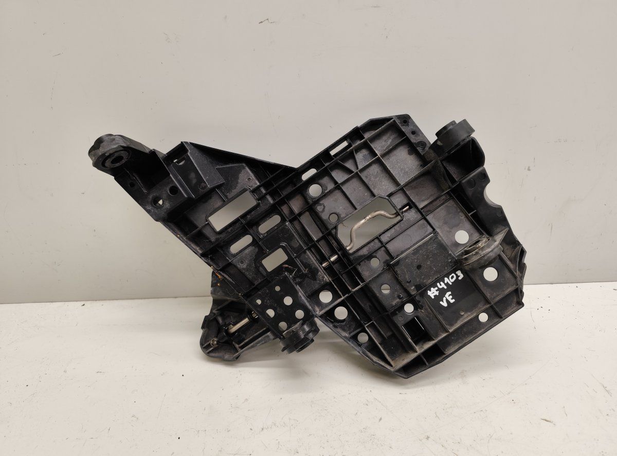 7L5941045 Headlight Mounting Left PORSCHE CAYENNE I (2002-2010)