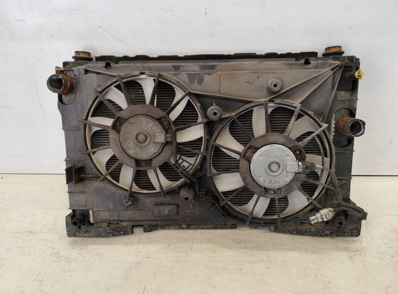 1640037230 4221341041 1671137060 Zestaw chłodnicy TOYOTA PRIUS III (XW30) (2009-2015)