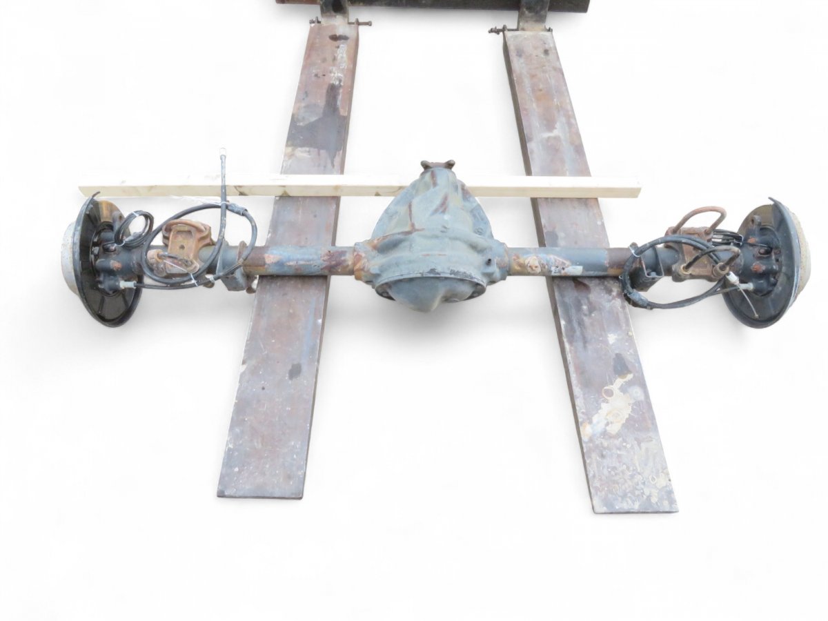 Mercedes-Benz Sprinter (W906) Rear axle differential A9063510605 A0003500400 Rear axle differential ...