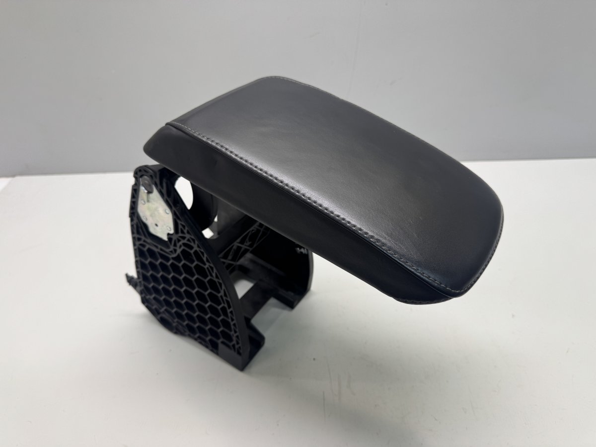 Skoda Superb (3T) Armrest front 3T0864207B Armrest front SKODA SUPERB II (3T4, ...