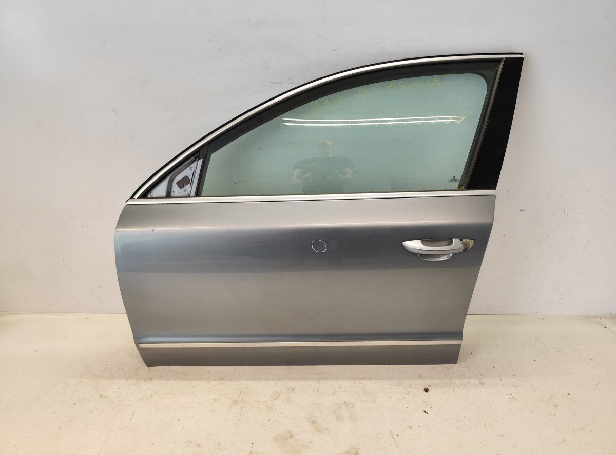 3T0831055 Door Front Left SKODA SUPERB II (3T4, 3T5) (2008-2015)
