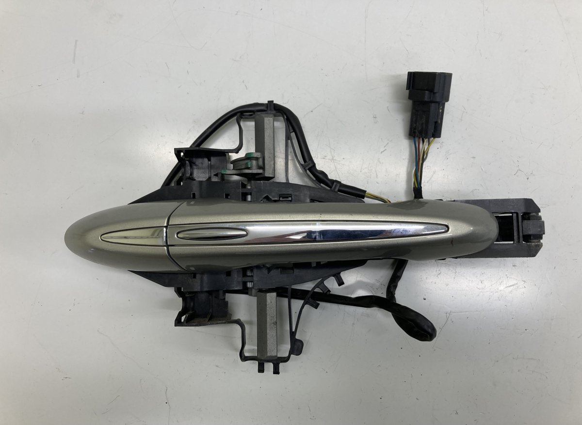 Jaguar XJ Door Handle Exterior Front Right