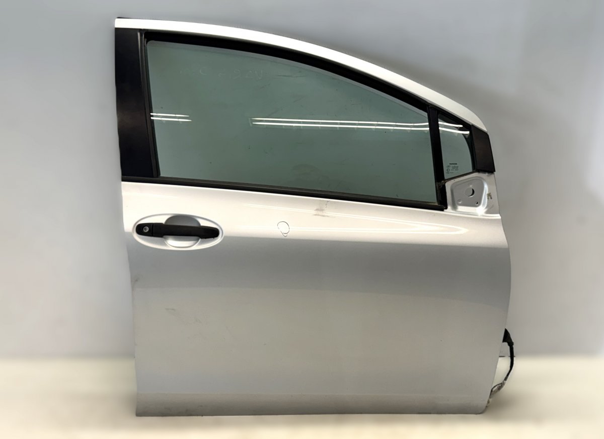 Toyota Yaris Door Front Right 670010D170 Door Front Right TOYOTA YARIS II (XP...