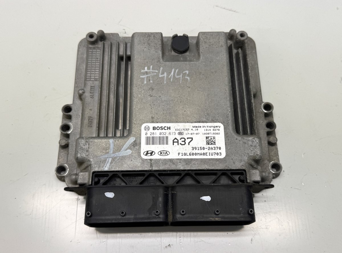 Kia Sportage Engine Control Unit / module (ECU) 391502A370 0281032613 Engine Control Unit / mod...