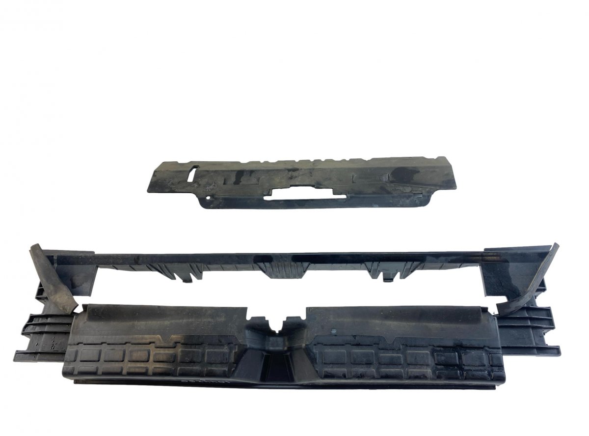 Mercedes-Benz Sprinter (W907 / W910)  Front air duct set A9105050200 A9105050300 Front air duct set MERC...
