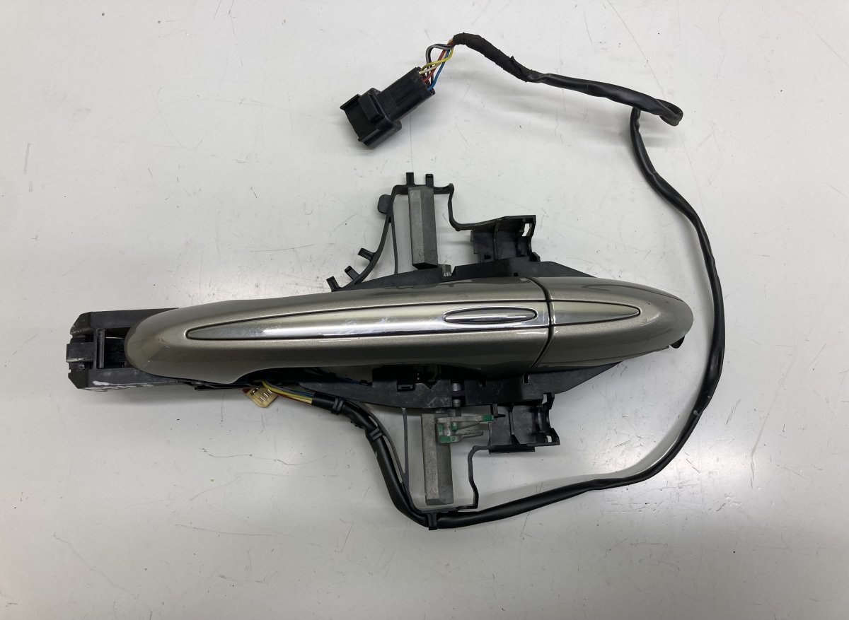 Jaguar XJ Door Handle Exterior Rear Right