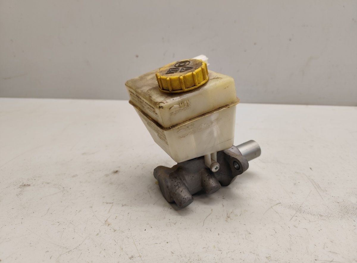 AW932140AA 6W832C217AA Brake Master Cylinder JAGUAR XJ (X351) (2009-2019)