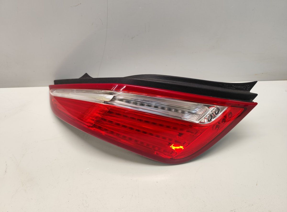 AW9313405AD Tail light left JAGUAR XJ (X351) (2009-2019)