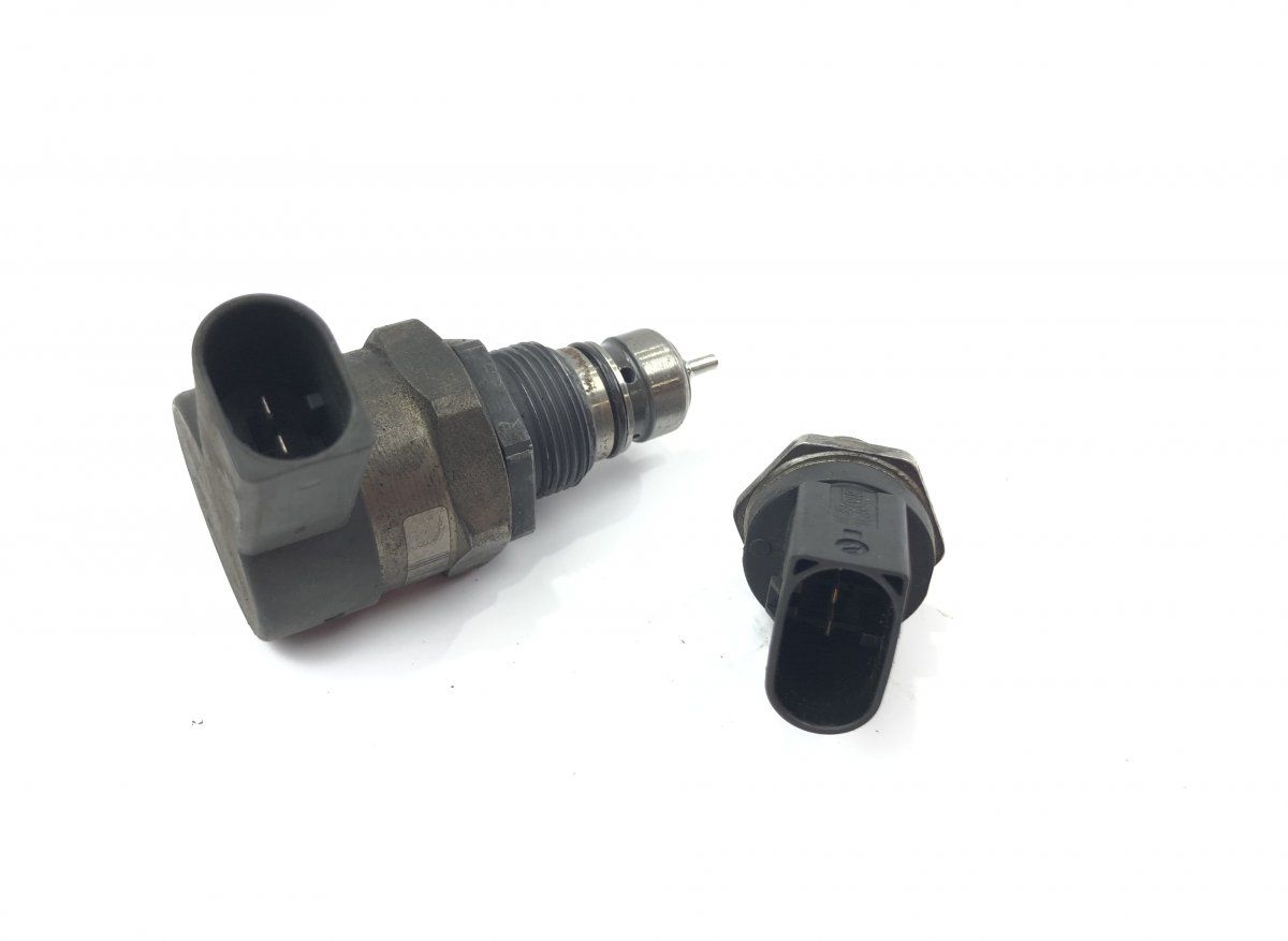 0281002794 0281002504 059130758 0281002672 0281002843 Fuel pressure regulator MERCEDES-BENZ S-CLASS (W221) (2005-2013)