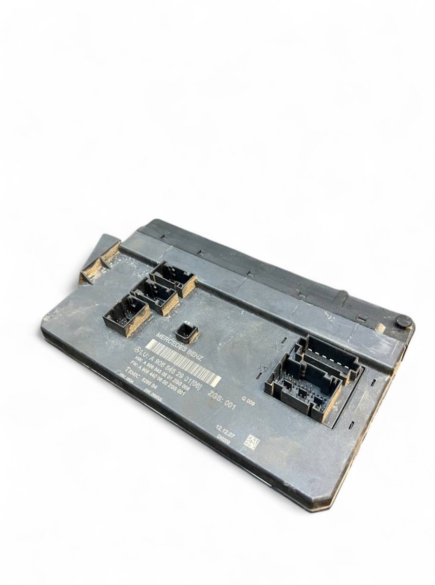 Mercedes-Benz Sprinter (W906) Body control module (BCM) A9065452901 A9065450501 A9064420600 Body contro...