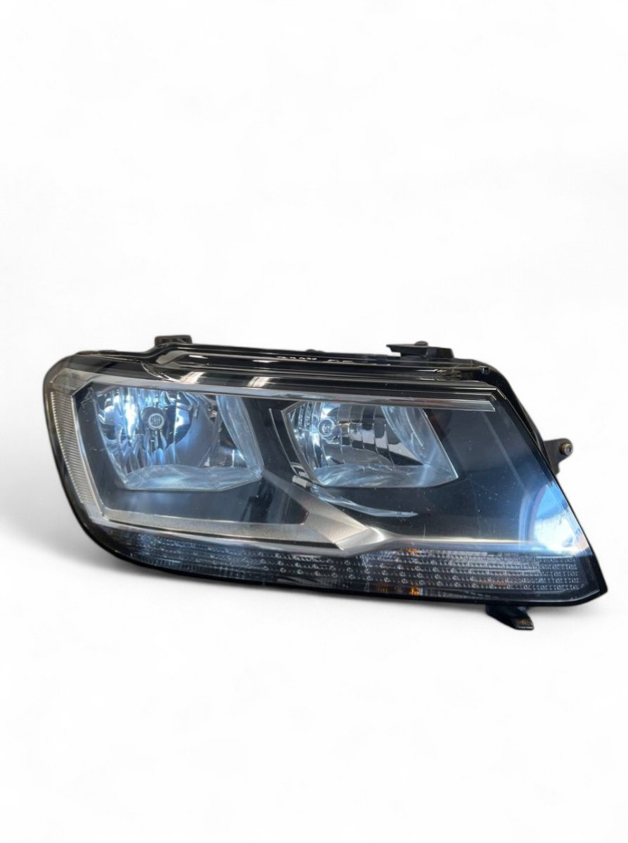 Volkswagen Tiguan передняя фара (правая) 5NB941006B Headlight right VW TIGUAN II (AD, BW...