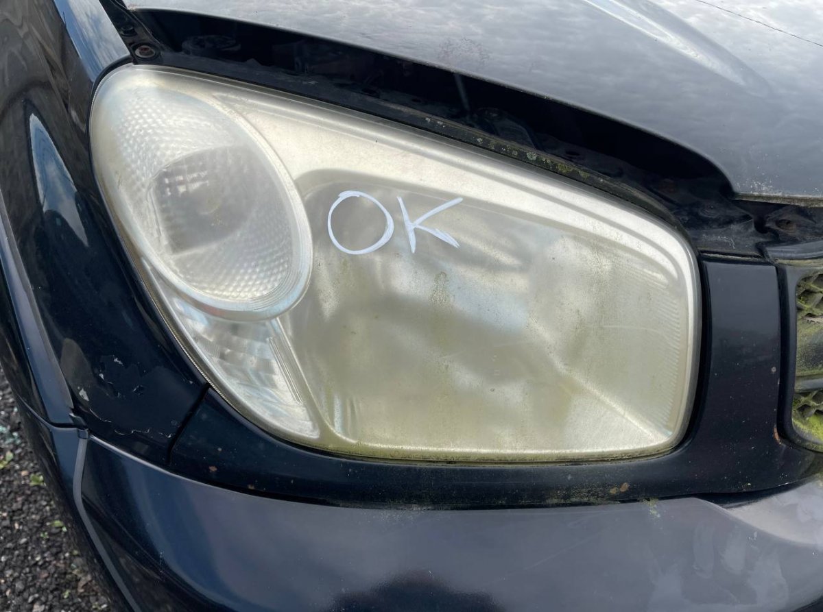 Toyota RAV4 (XA20) ajovalo (oikea) Headlight right TOYOTA RAV 4 II (XA20) (2000-20...