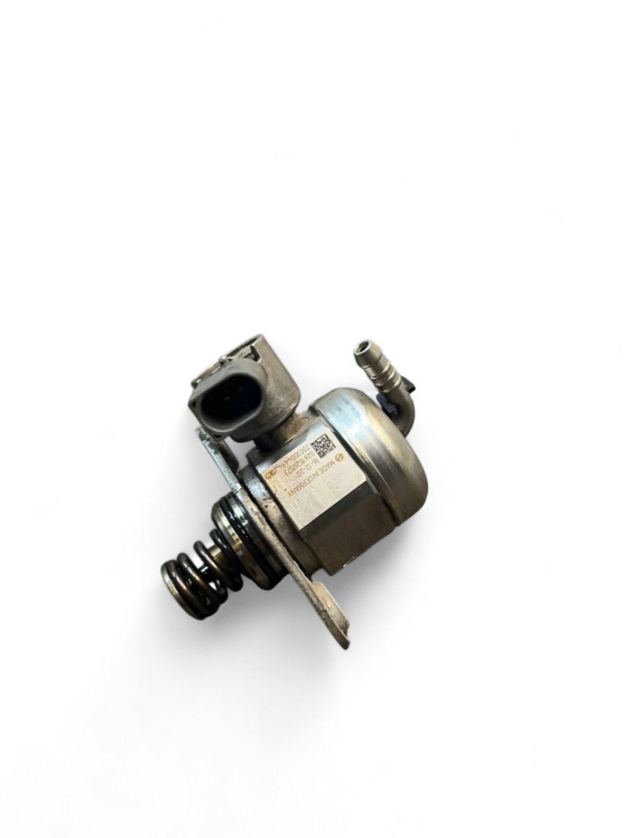 Volkswagen Tiguan High pressure pump, petrol 0261520573 0261520572 04E127025 04E127025A 04E1...
