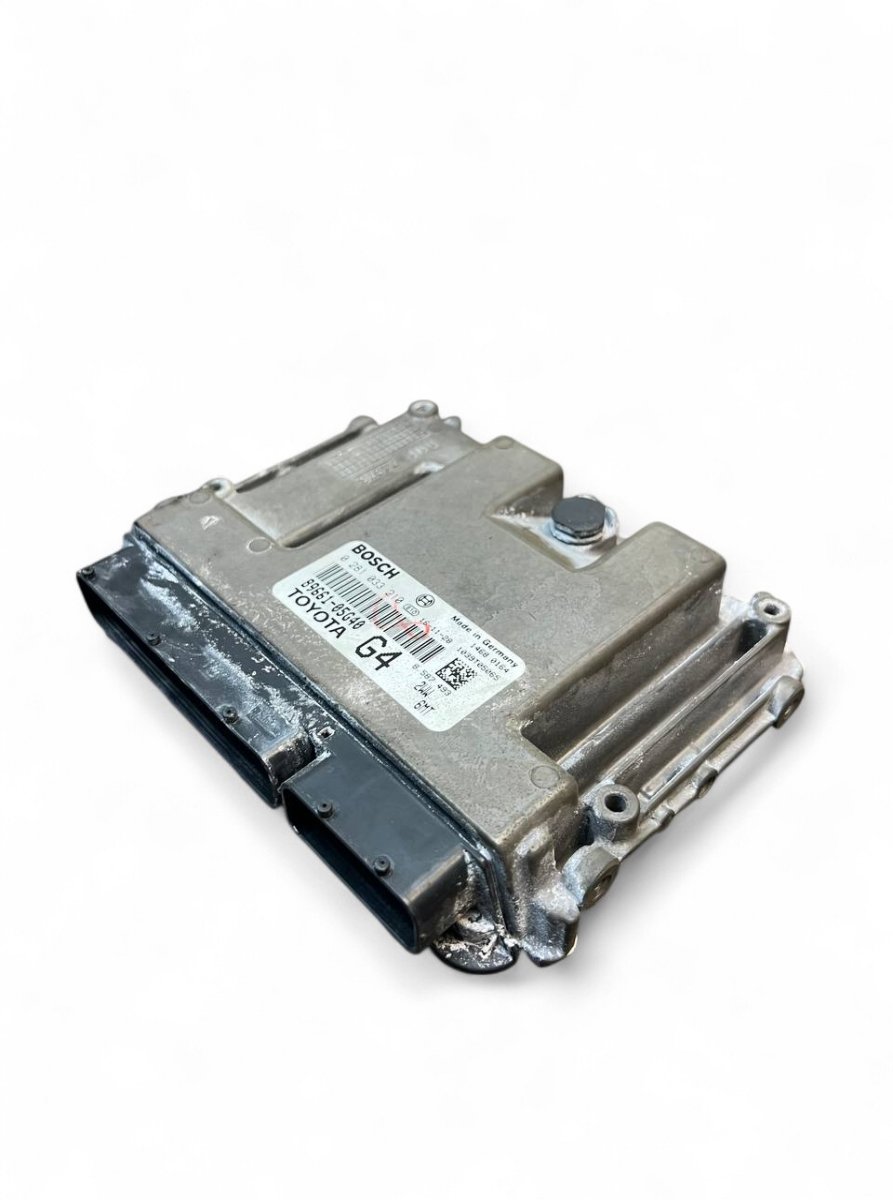Toyota Avensis (T27) Engine Control Unit / module (ECU) 0281033210 8966105G40 Engine Control Unit / mod...